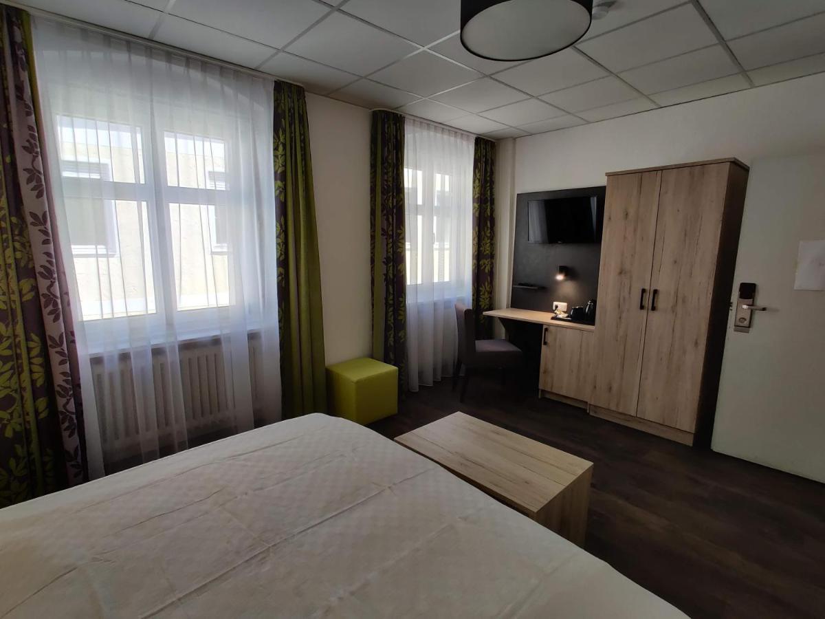 Hotel Goldene Traube Guenzburg Exterior photo