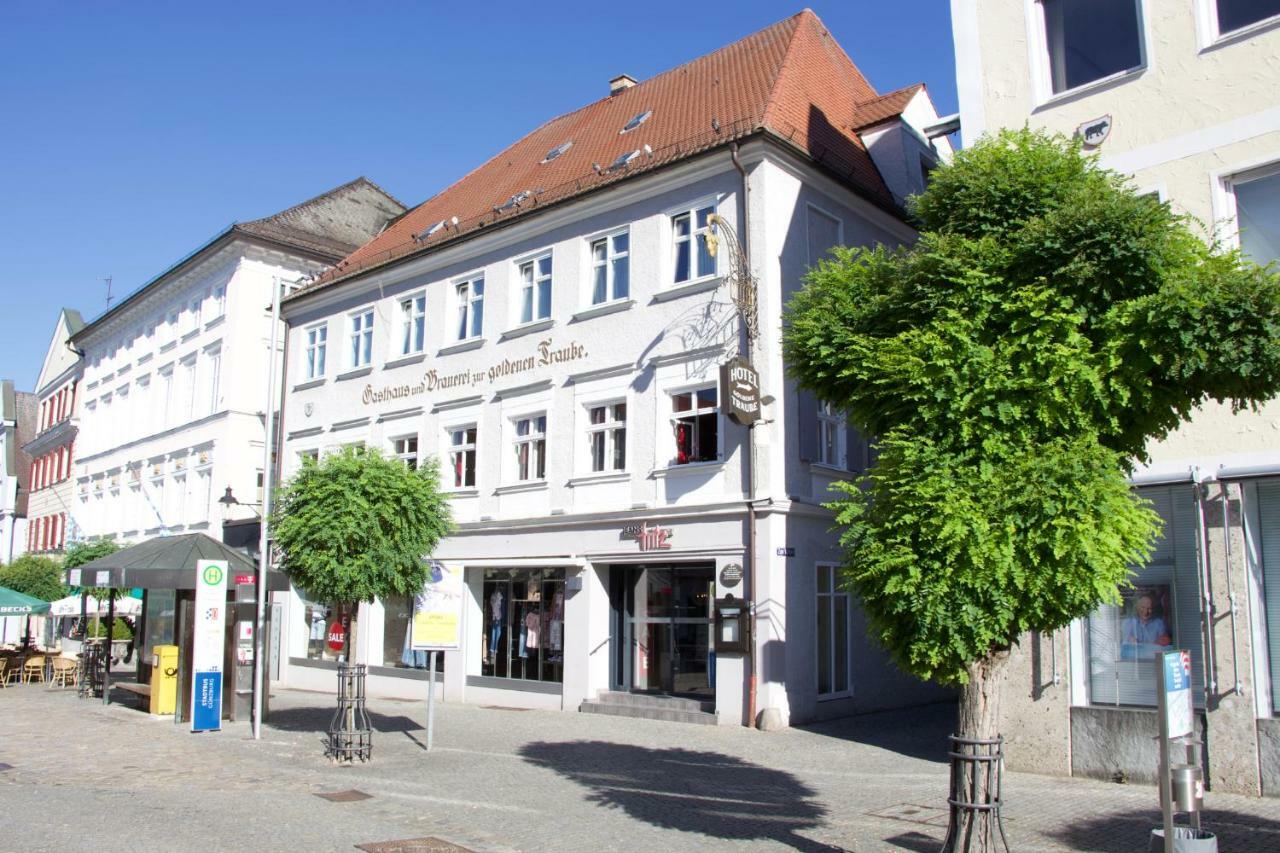 Hotel Goldene Traube Guenzburg Exterior photo